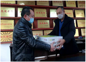 同舟共濟，共克時(shí)艱                 —川中養護項目部西平互通專(zhuān)項工程施工處向西平鎮捐贈防疫物資