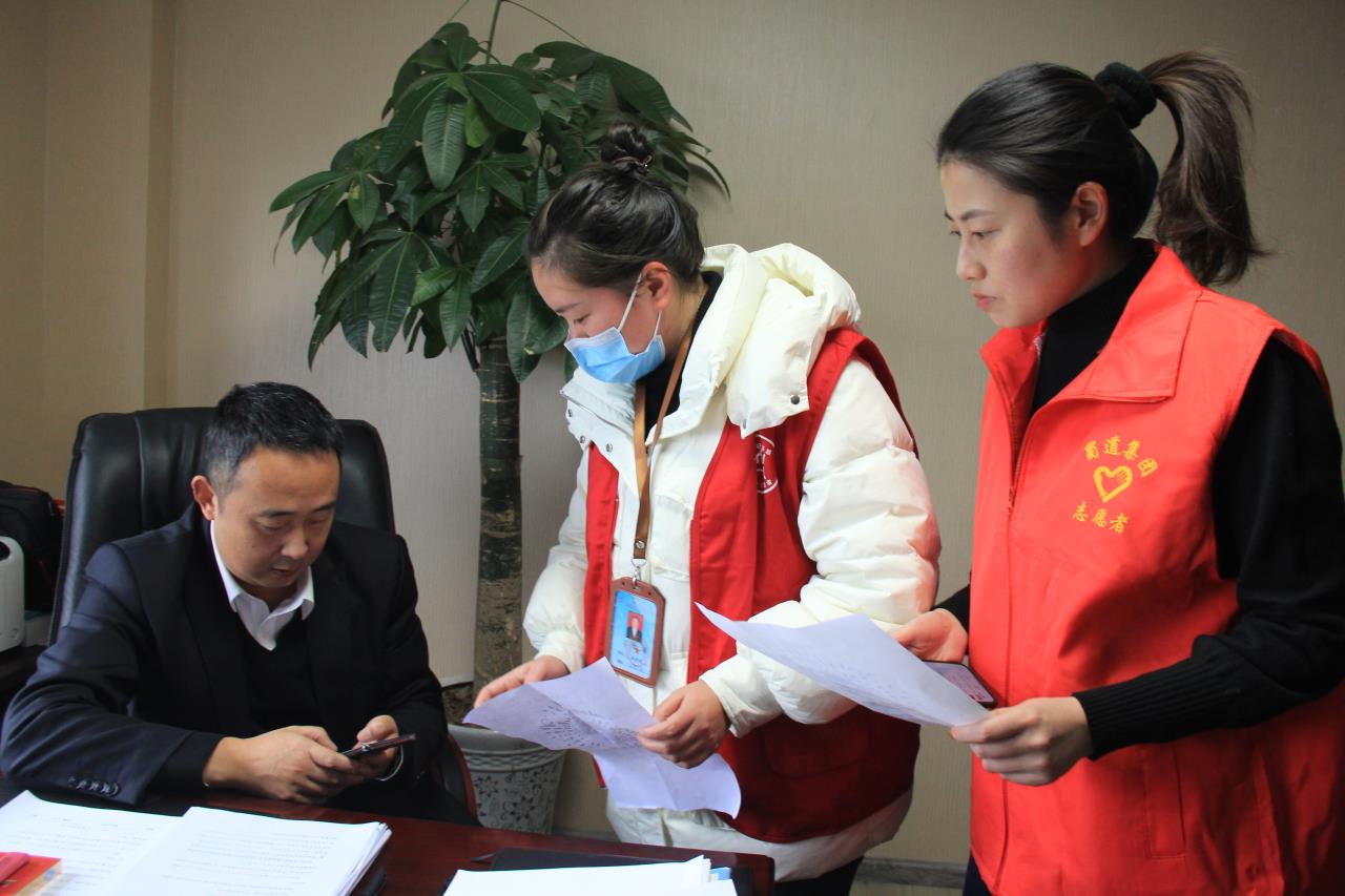 “團結鄰里、共融共建”——路面工程分公司機關(guān)黨支部與團結社區黨總支聯(lián)合開(kāi)展防電信詐騙活動(dòng)