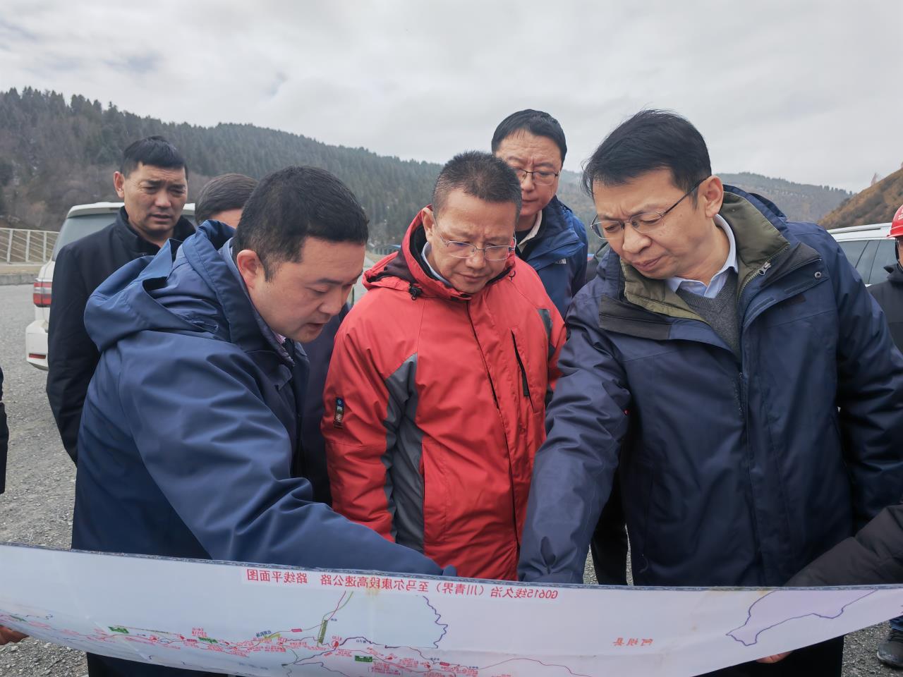講解久馬高速全線(xiàn)平面圖.jpg